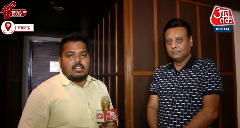 इंडियन ओवरसीज कांग्रेस कनाडा के प्रेजिडेंट जगदीप साचा ने सपा सुप्रीमो अखिलेश यादव से लखनऊ में मुलाकात की। मुलाकात के बाद आजतक संवाददाता के साथ बातचीत में साचा ने बताया कि कर्नाटक जीत के मूल मंत्र के साथ यूपी में कांग्रेस दर्ज करेगी जीत।